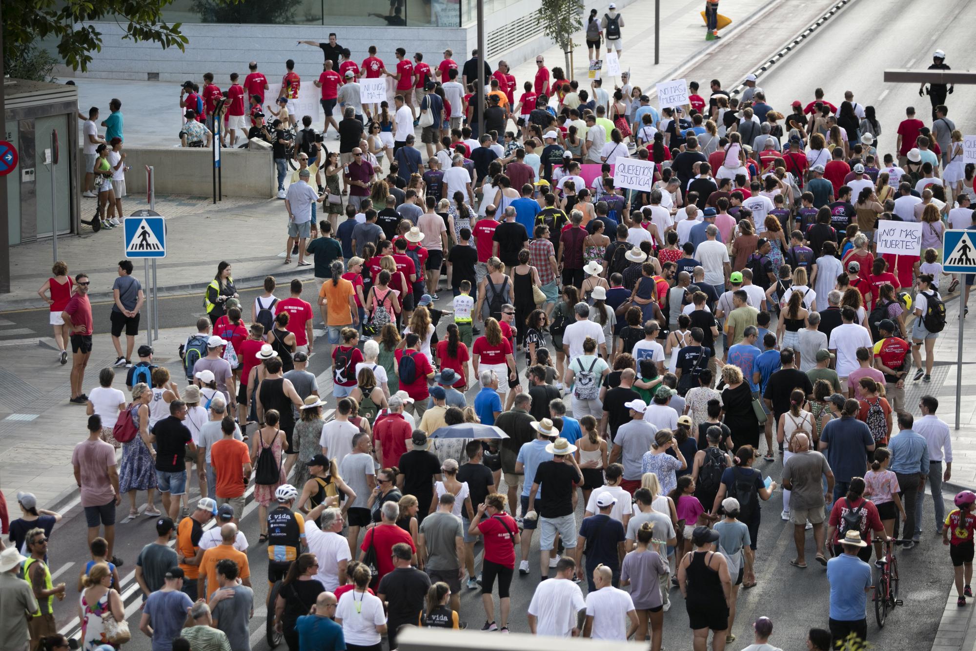 Mira aquí todas las imágenes de la protesta para pedir más seguridad para los ciclistas en Ibiza