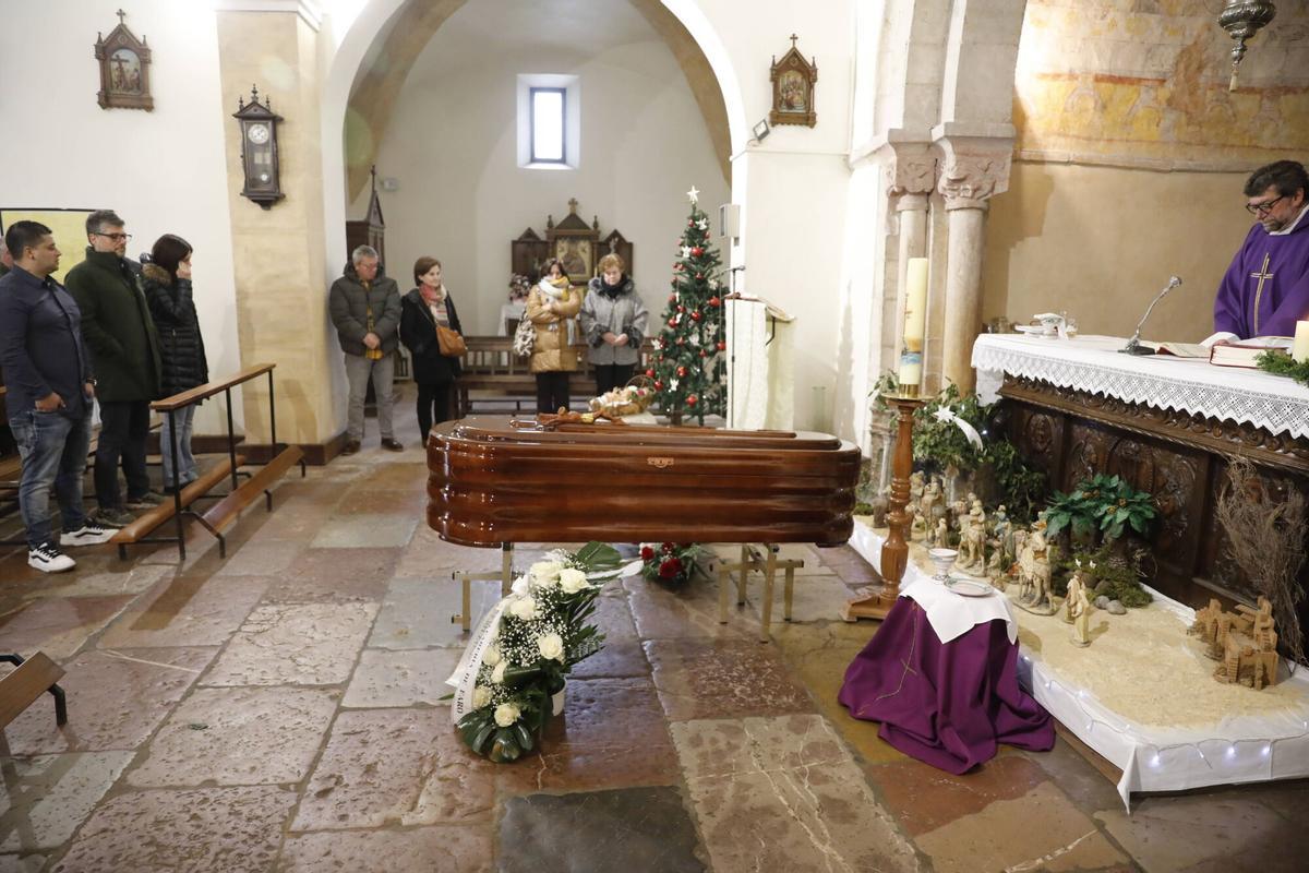 Limanes. Iglesia parroquial Santa María de la O. Funeral Selito