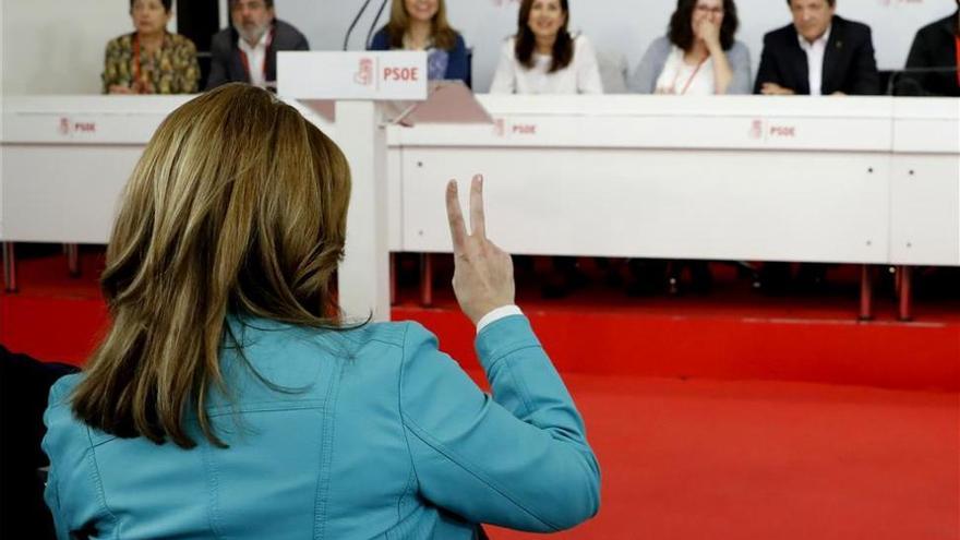 Susana Díaz reconoce que da un &quot;valor enorme a los avales&quot;