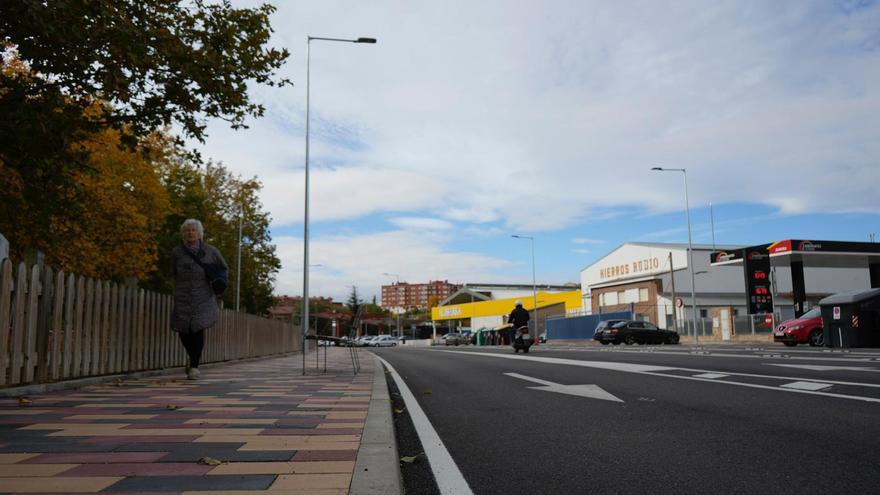 Carril bici, aceras anchas tricolor y más aparcamiento: la avenida de Zamora que está de estreno