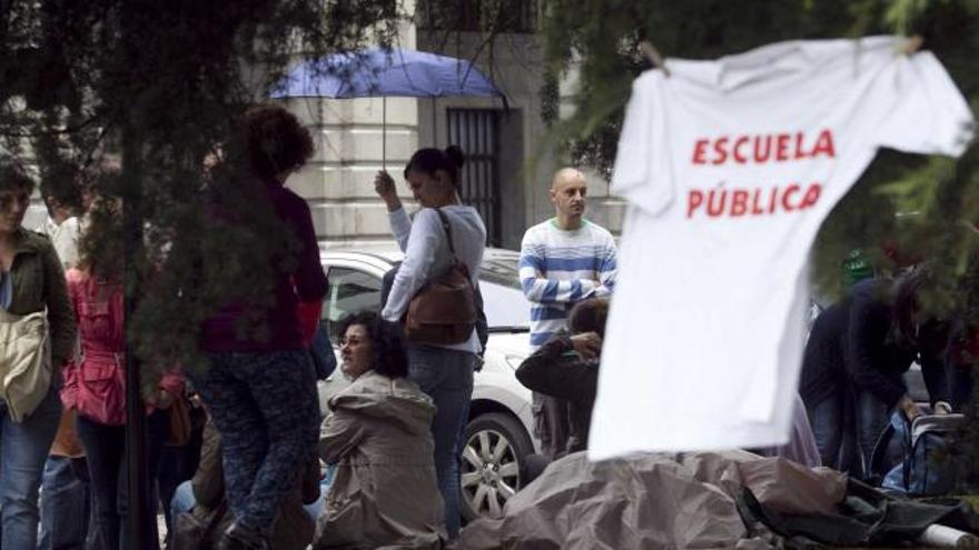 Educación estudia «todos los escenarios» para frenar los efectos de los recortes