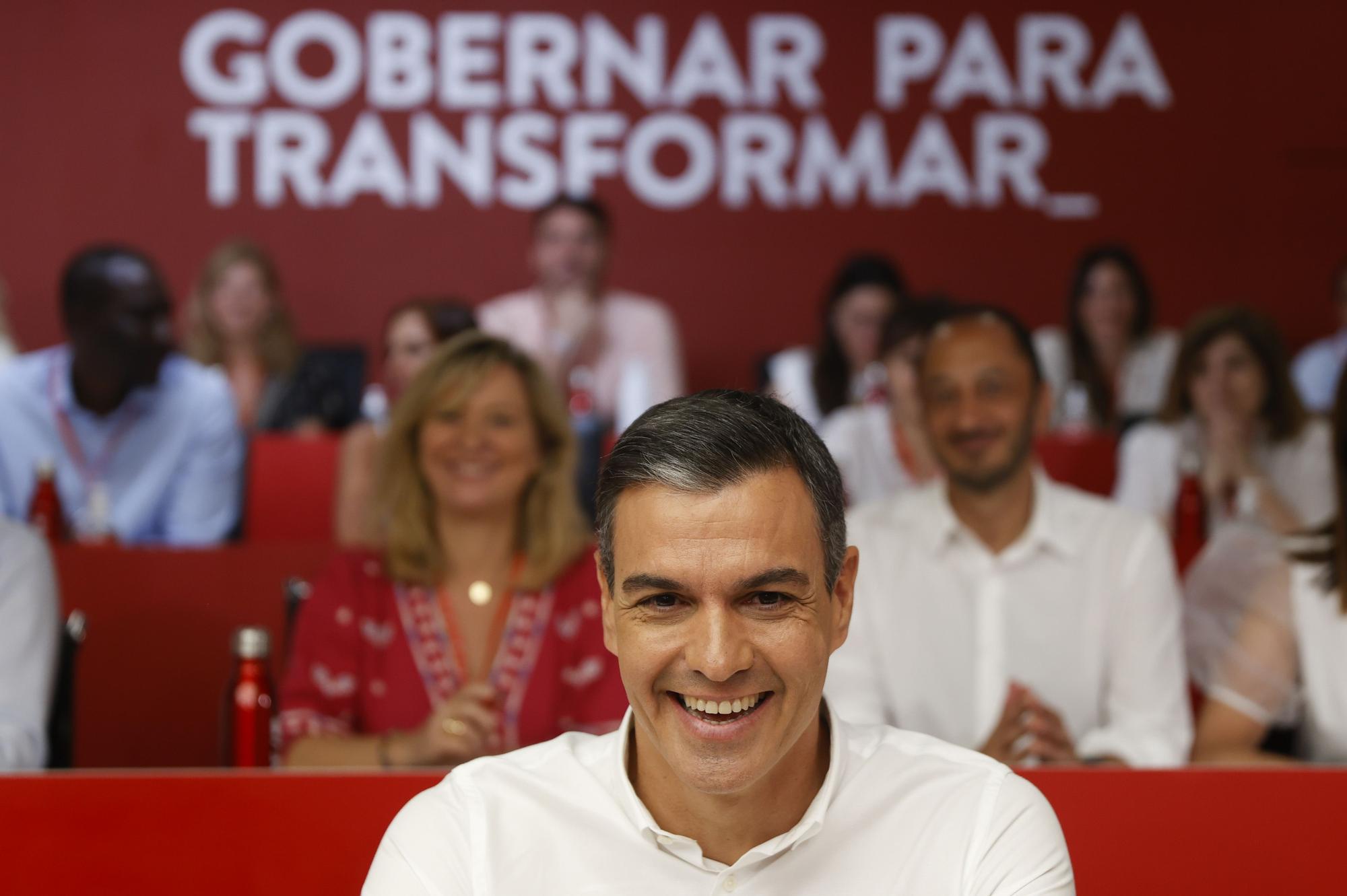 El presidente del Gobierno, Pedro Sánchez, al inicio del Comité Federal extraordinario del PSOE en la sede del partido.