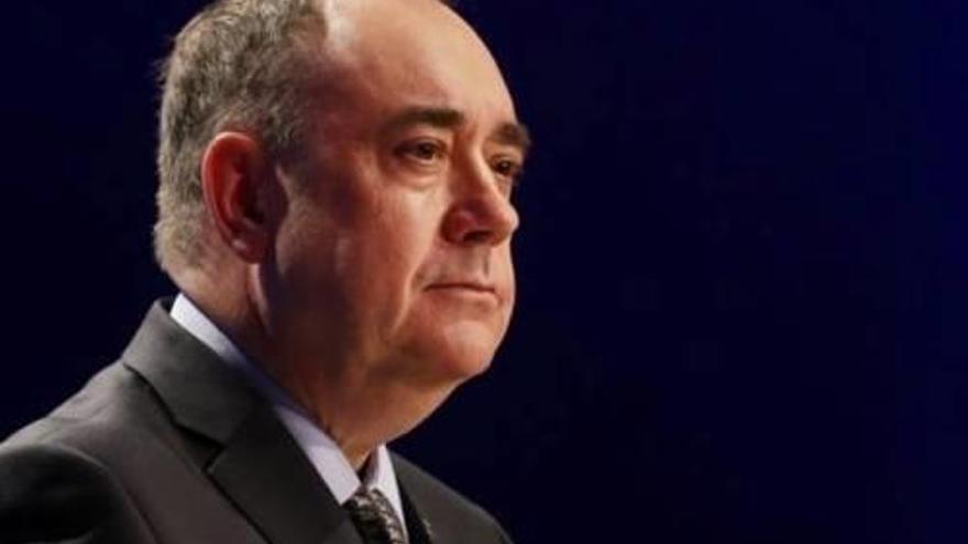 Salmond reuneix 90.000 euros per querellar-se contra el Govern escocès