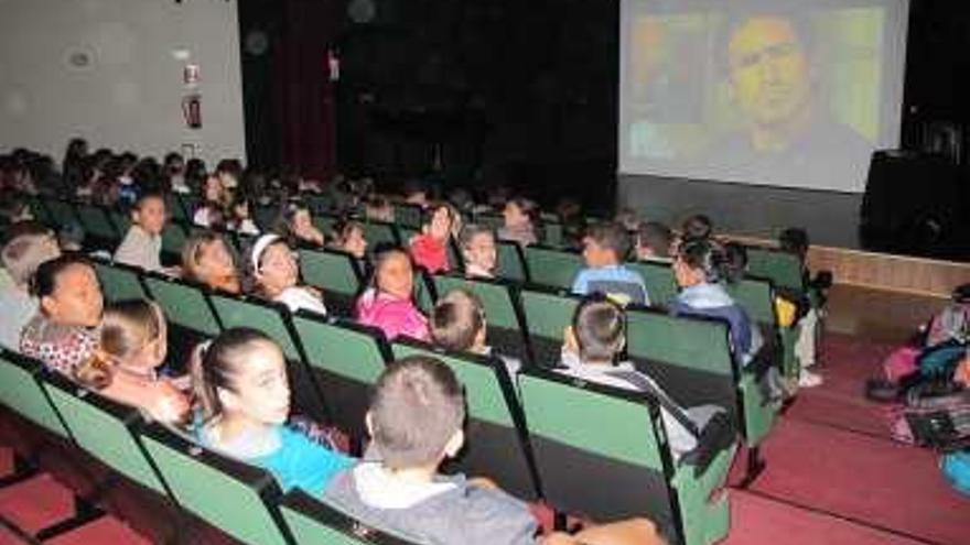 Alumnos de tres colegios conmemoran el Día Mundial del Patrimonio Audiovisual