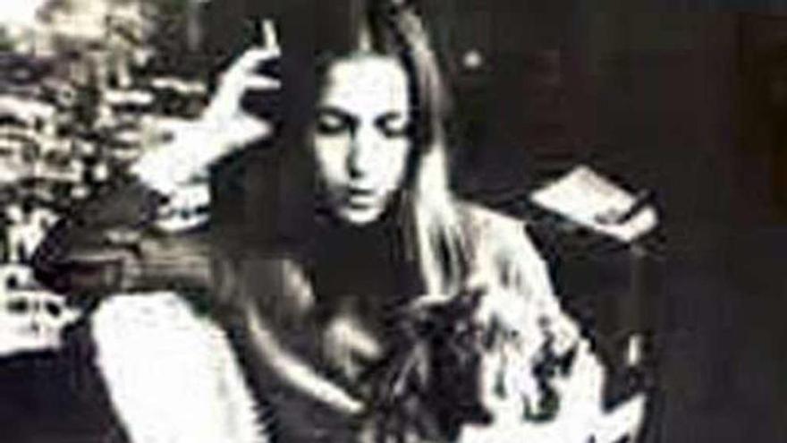 Su hija Lourdes, psicóloga, desaparecida con 29 años en la dictadura argentina. // Archivo del Gobierno de Buenos Aires