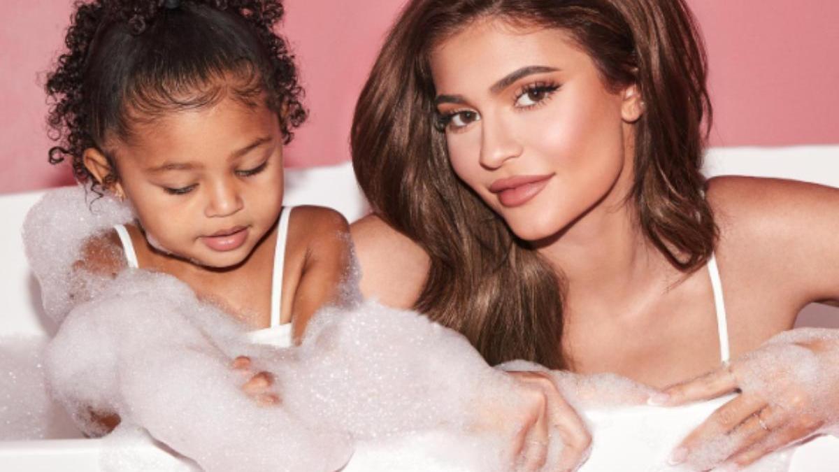 KYLIE JENNER Y STORMI WEBSTER