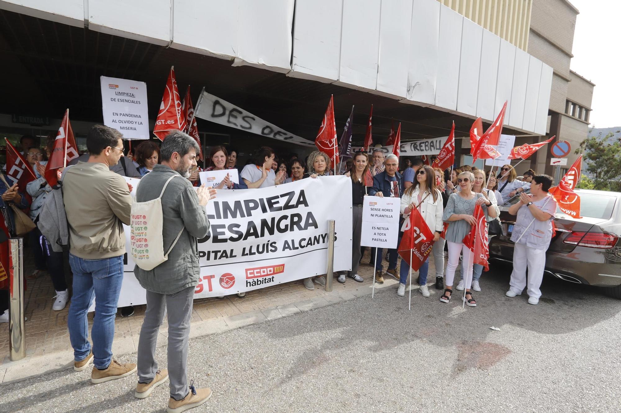 Las limpiadoras del Lluís Alcanyís denuncian el deterioro del servicio