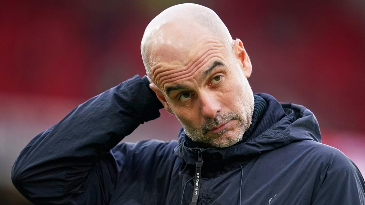 Guardiola no acabó nada satisfecho en el derbi de Manchester