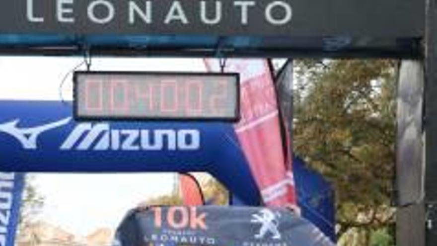 Ruiz y Tirado triunfan en el 10K Leonauto de Benicàssim