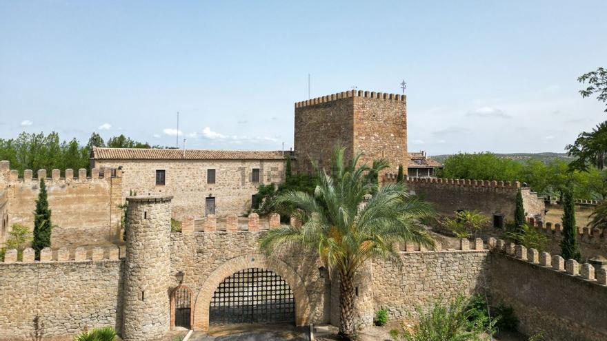 Un castillo en Jaén por lo que vale un piso de lujo en Ibiza