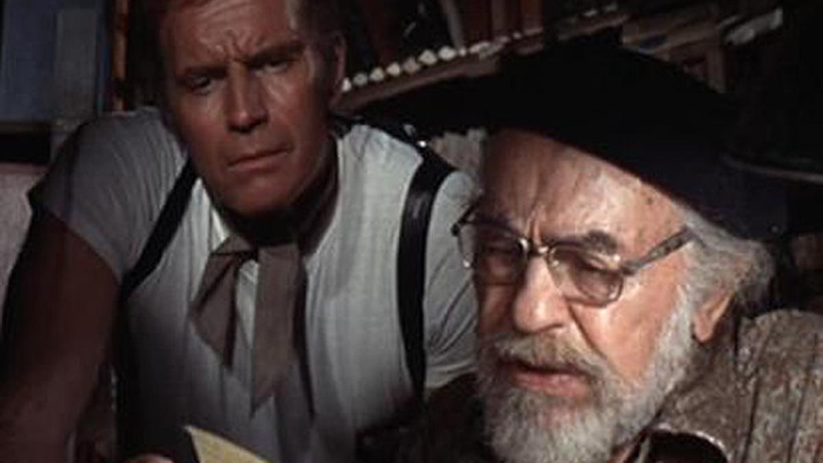 Charlton Heston y Edward G. Robinson, en 'Soylent Green' ('Cuando el destino nos alcance')