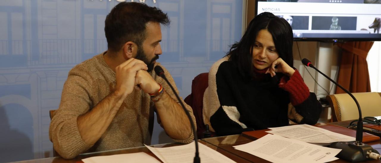 David Gago y María Eugenia Cabezas, en la presentación de las conclusiones.