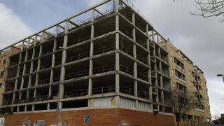 Compra una casa okupada en un pueblo de Barcelona y después de 4 años aún no ha podido entrar: "Pensaba que sería más corto todo"