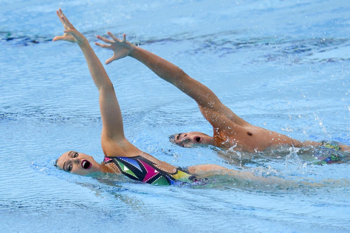 Emma Garcia Garcia y Dennis Gonzalez Boneu, durante el ejercicio que les hizo campeones.