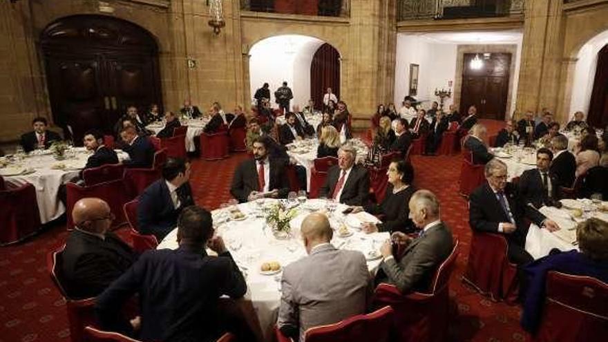 Asistentes a la gala de entrega del premio.