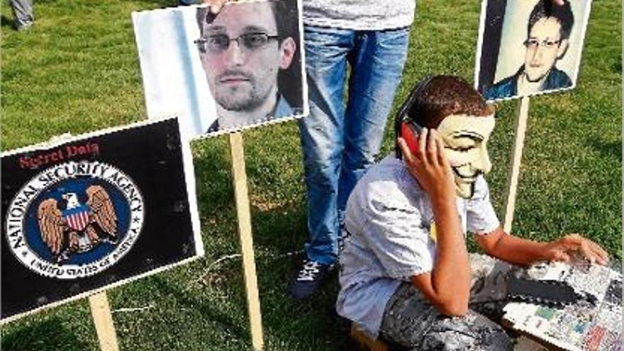 Les revelacions internacionals de l&#039;excol·laborador d&#039;espionatge americà Edward Snowden no s&#039;aturen.