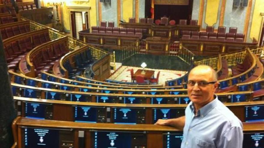 Vicent Moreno, ayer, en el Congreso de los Diputados antes de reunirse con el ministro Wert.