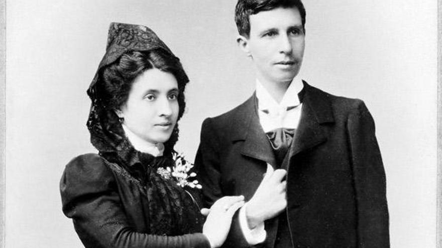 Marcela y Elisa, en 1901, el día de su boda.