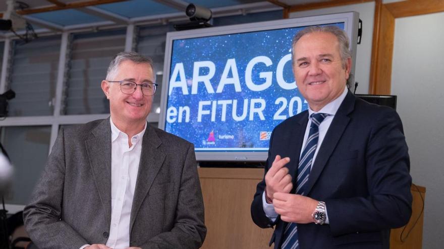 El consejero de Turismo, Manuel Blasco, y el director general, Jorge Moncada, en la presentación de Fitur, en una imagen de archivo.