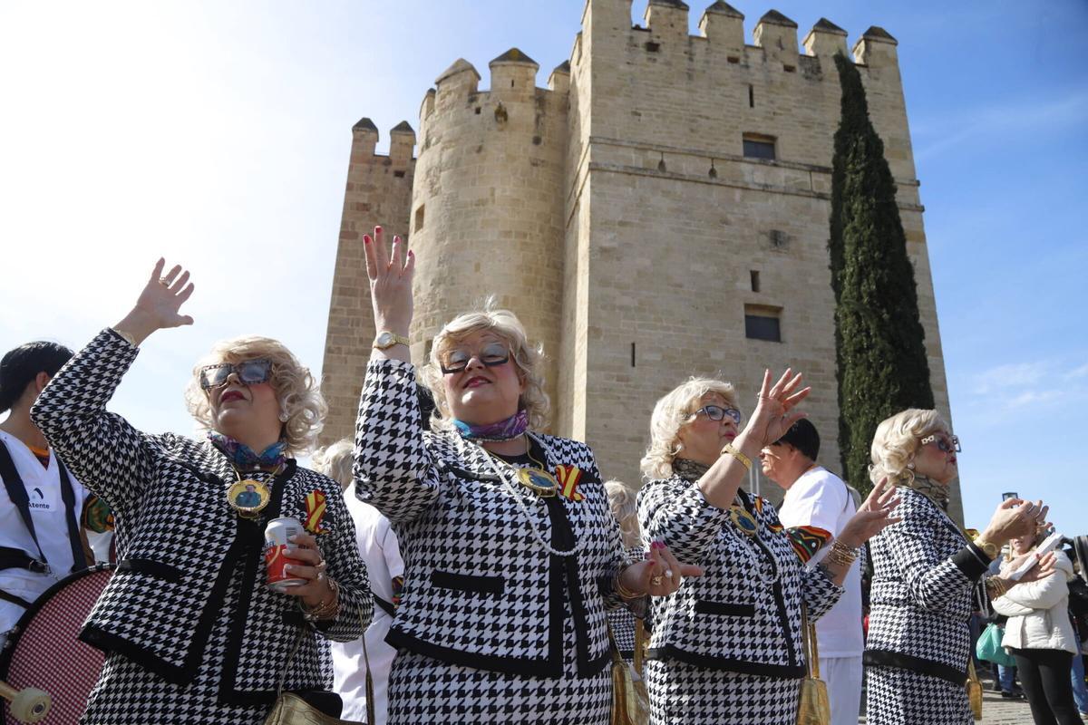 El pasacalles de Carnaval, en imágenes