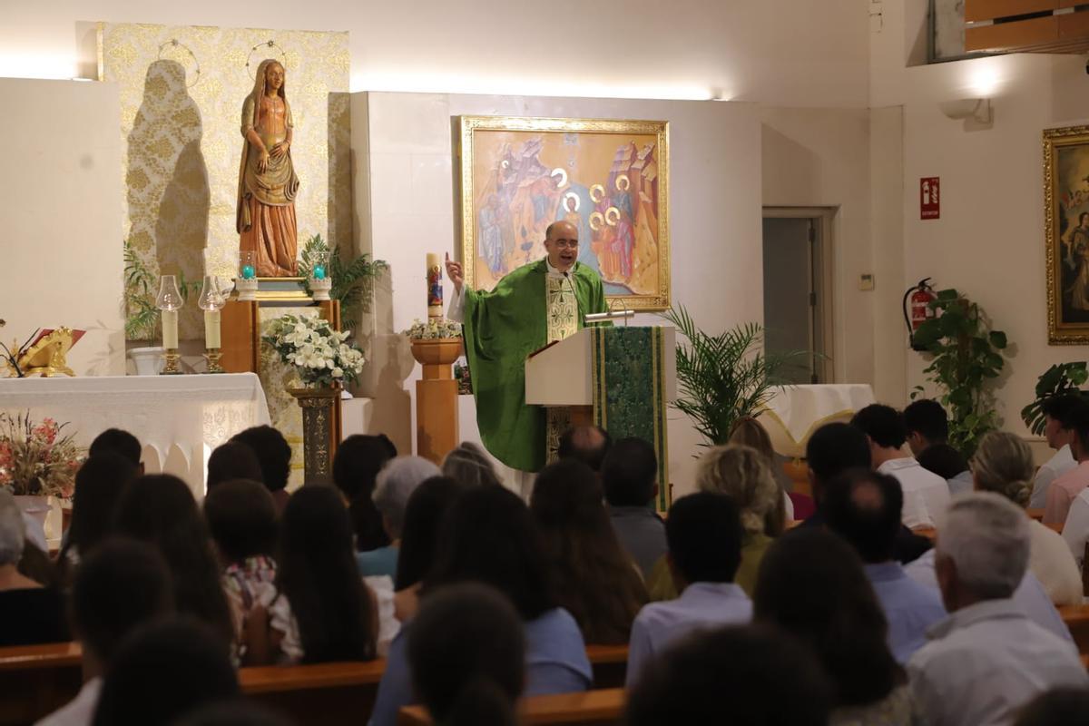 Misa oficiada por Álvaro Prieto en la Parroquia de la Esperanza.
