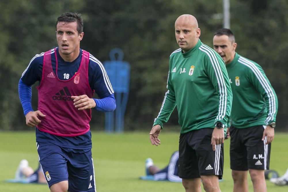 El ovetense dirigió hoy su primer entrenamiento al frente del primer equipo