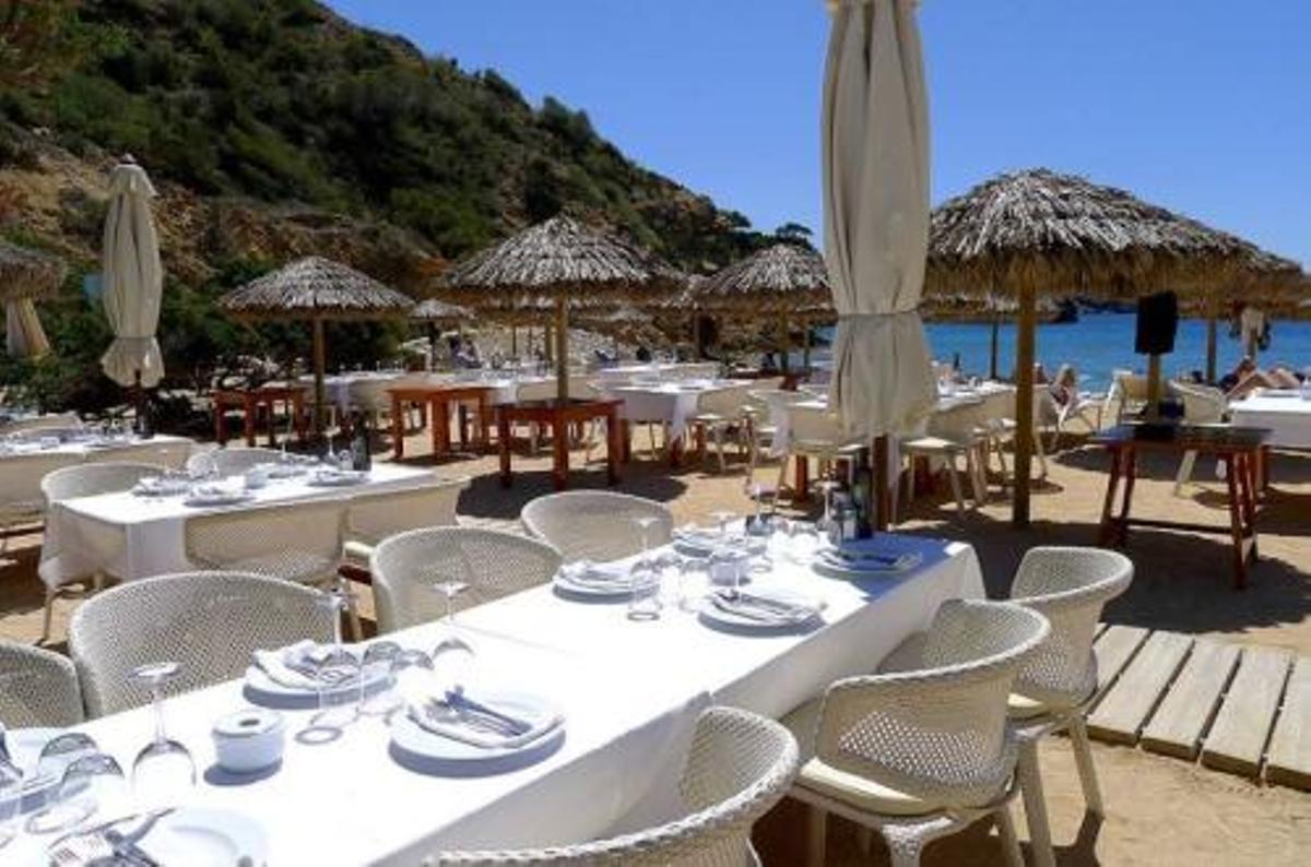 Es Torrent, cocina marinera en una cala recóndita de la isla