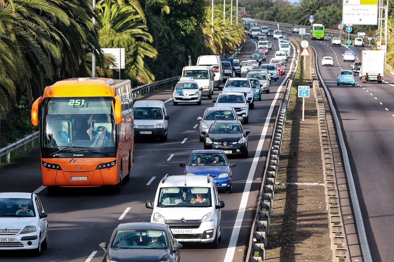 Colas en la autopista del Norte