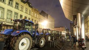 Los tractores ocupan las calles de Bruselas, durante las protestas de los agricultores.