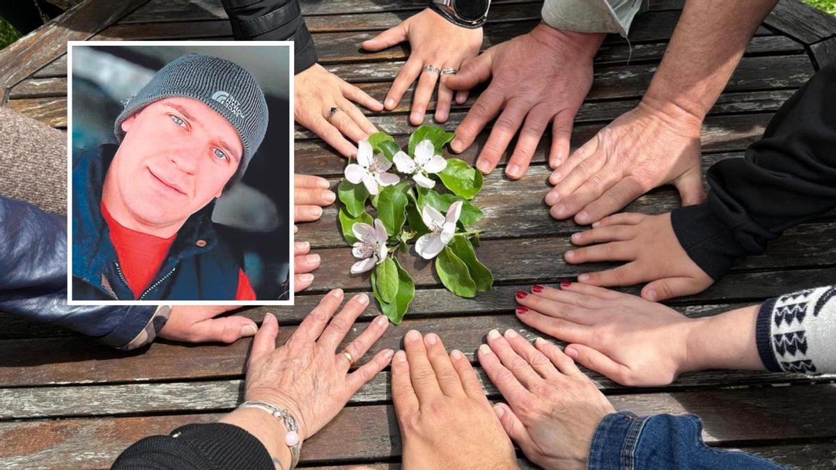 Los familiares de cuatro fallecidos en Cerredo colocan sus manos ante cuatro flores que representan a sus maridos, hijos y hermanos; en el recuadro, Jorge Carro, el minero de 33 años fallecido en Cerredo,