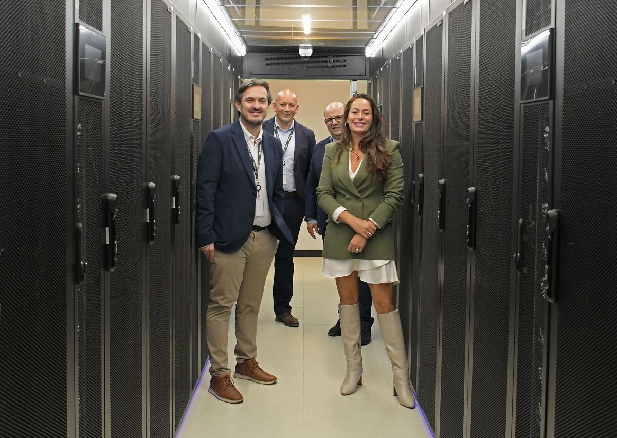 el CEO de Templus, Nacho Velilla, y la concejala del Área de Innovación, Digitalización Urbana, Promoción de la Inversión Tecnológica y Empresarial y Captación de Inversores del Ayuntamiento de Málaga, Alicia Izquierdo.