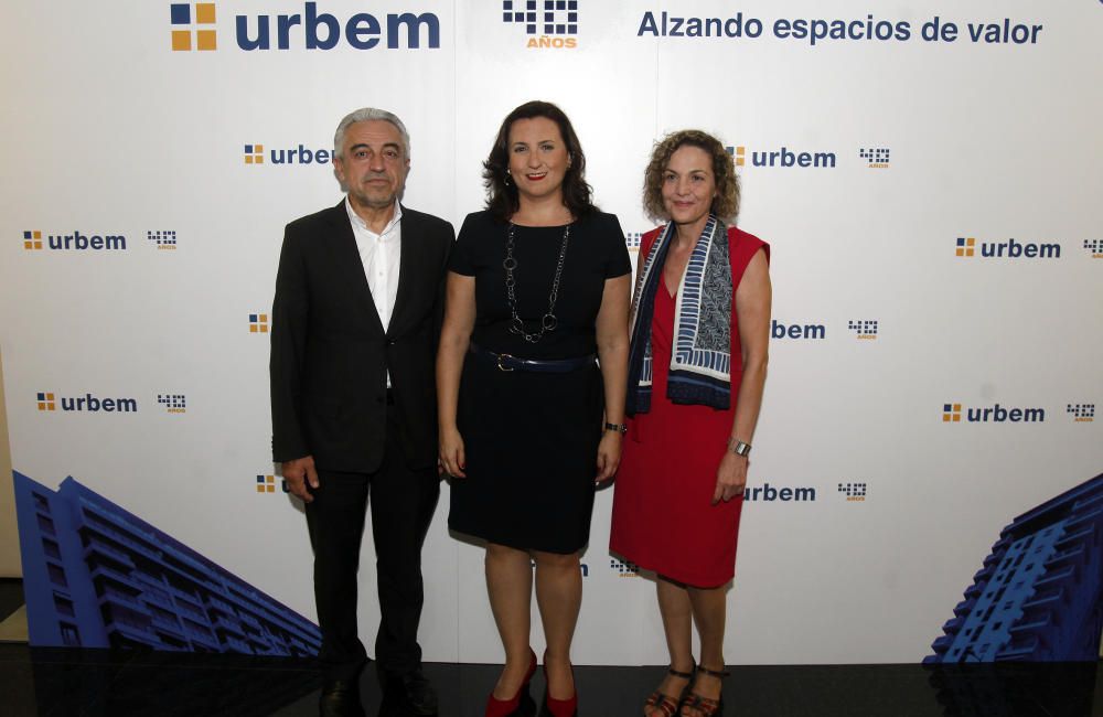 Algunos de los asistentes al 40º aniversario de Urbem.