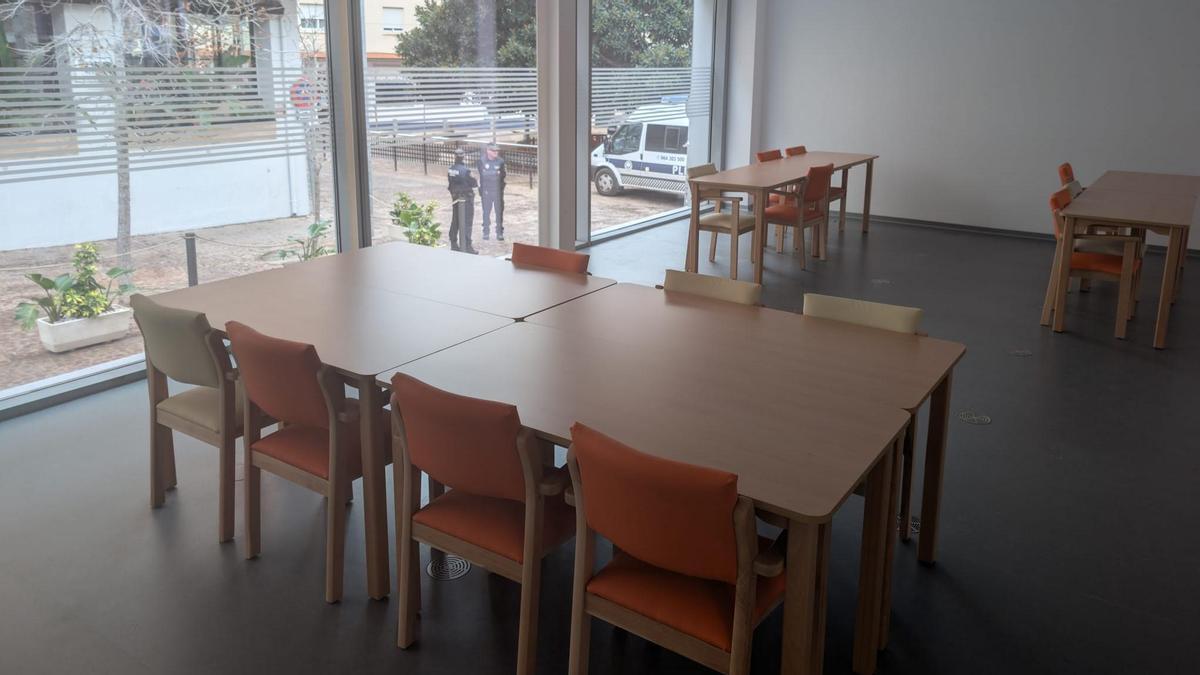 Imagen desde el interior centro centro de mayores de Benicàssim, pendiente de abrir.