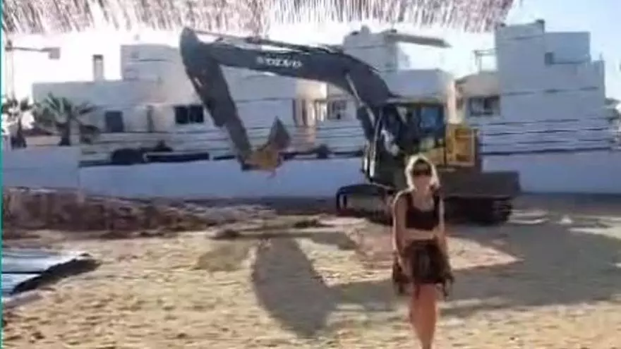 Orihuela destina por orden del juzgado a cinco agentes a custodiar el suelo de la finca Langostina para hacer casas
