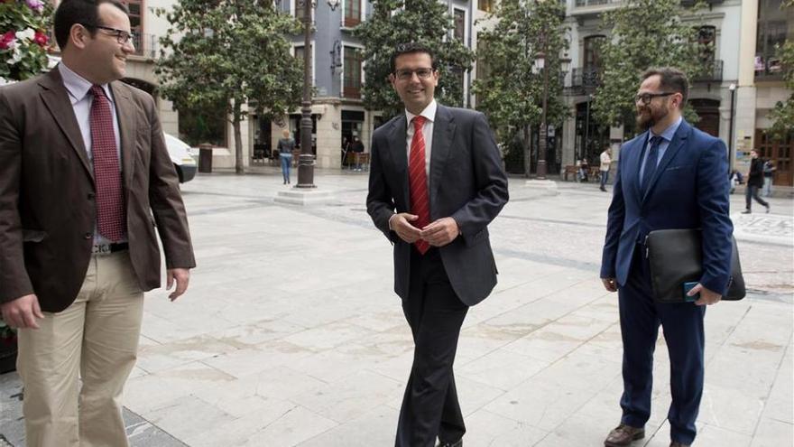 Francisco Cuenca (PSOE) se convierte en el nuevo alcalde de Granada