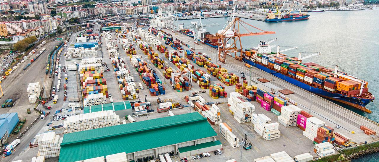 Vista aérea de la terminal de contenedores de Guixar en Vigo