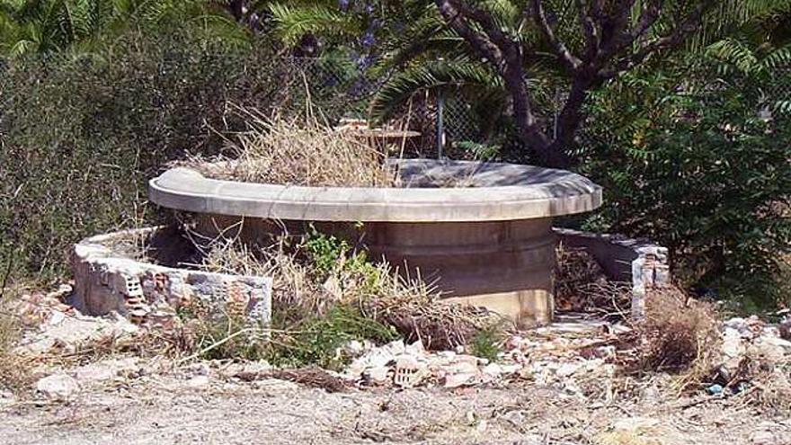 La fuente desaparecida y las palmeras robadas.