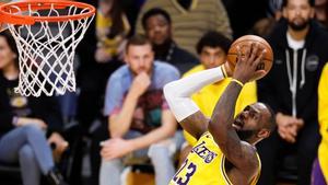 LeBron, durante un partido con los Lakers