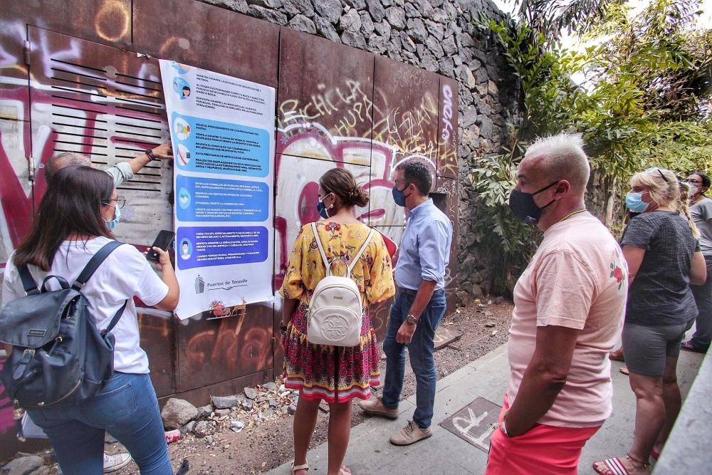 Carlos Tarife visita la calle Benahoare.