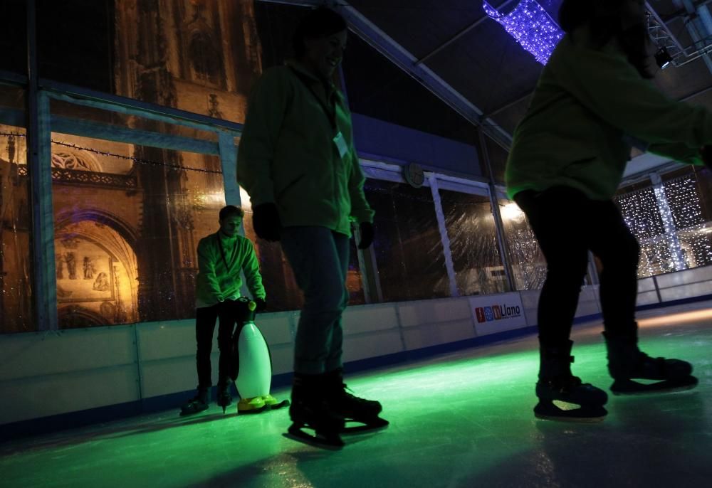 Presentación de la pista de hielo de la plaza de la Catedral.