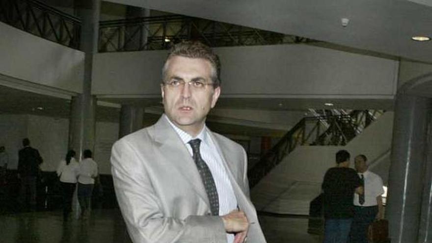 Clavero en el juzgado de Alicante en junio de 2004.