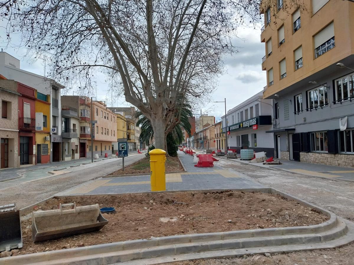 Obras en la antigua travesía de la N-332 en Sueca.