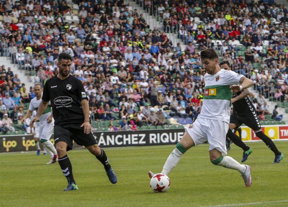 Un gol de Javi Flores en el minuto 85, tras un preciso pase de Edu Albacar, le da los tres puntos al equipo ilicitano frente al Ebro