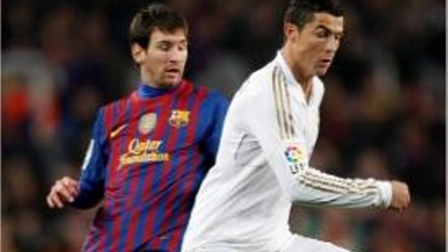 Messi i Cristiano Ronaldo, en un Barça-Madrid del curs anterior.