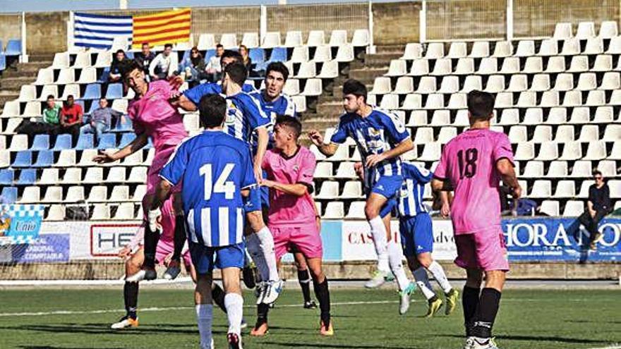 Una jugada del darrer Figueres-Peralada, el gener de 2017.