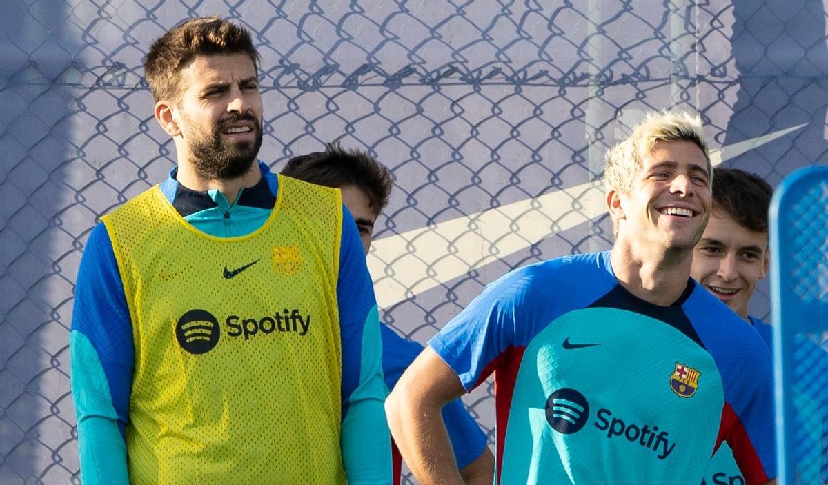 Piqué y Sergi Roberto, en el inicio de la sesión.