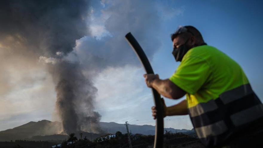 Quinto día de actividad del volcán de La Palma en imágenes