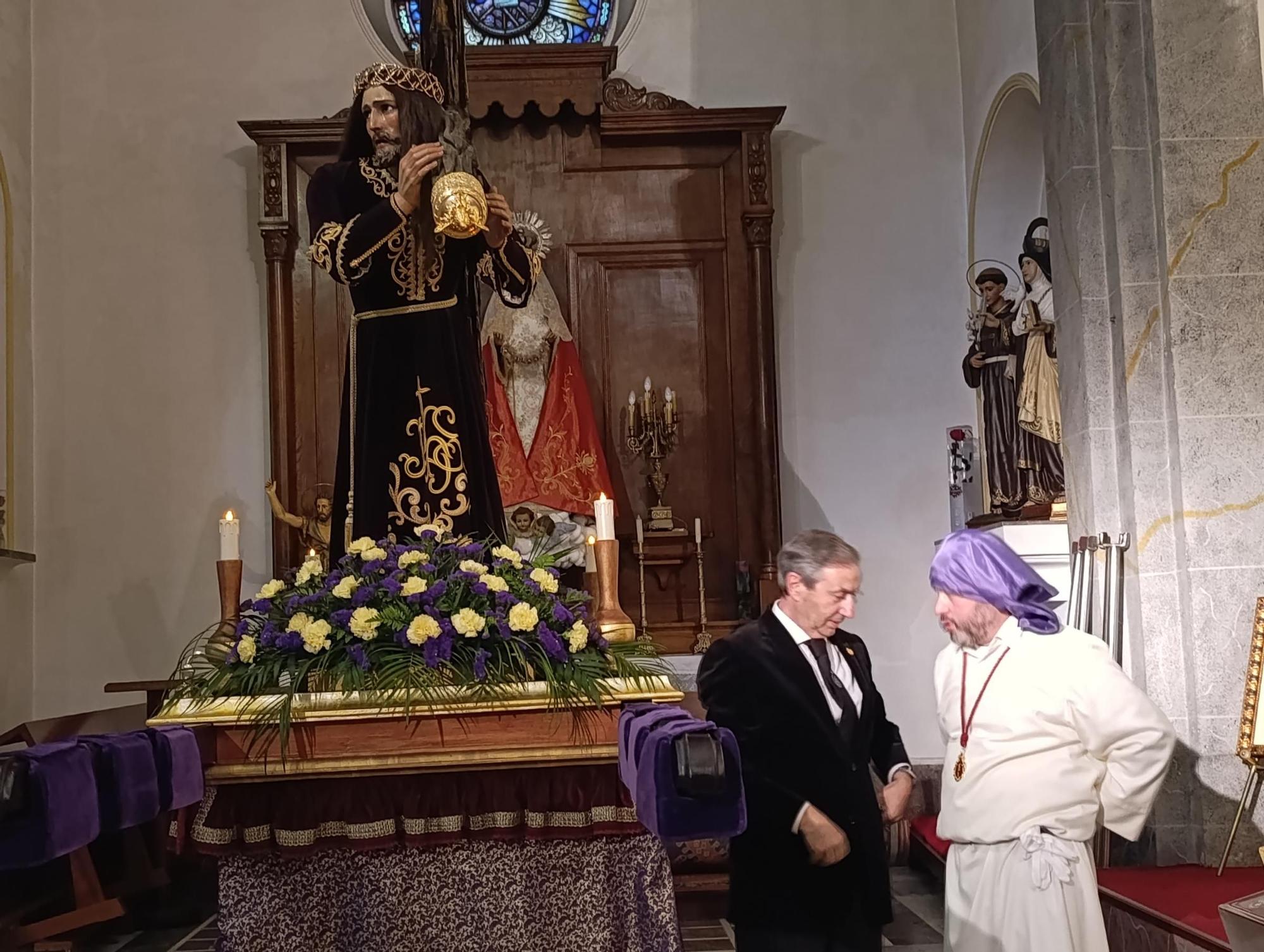 El Nazareno y la Virgen Dolorosa emocionan en Grado