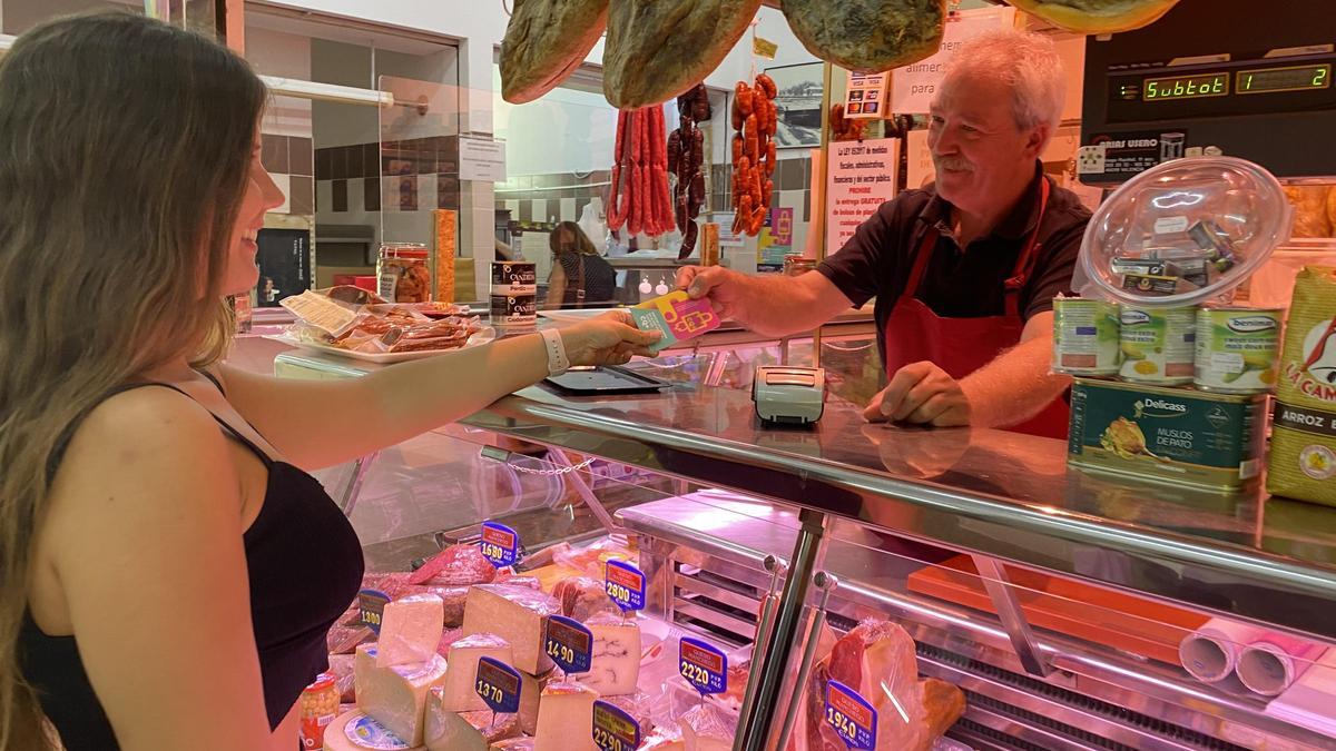 Quart de Poblet lanza 1.500 tarjetas de Bono Comercio