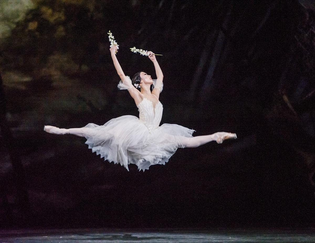 Akane Takada como Giselle.